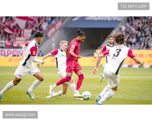 拜仁防守体系漏洞问题显现，近期表现波动对争冠形势产生影响